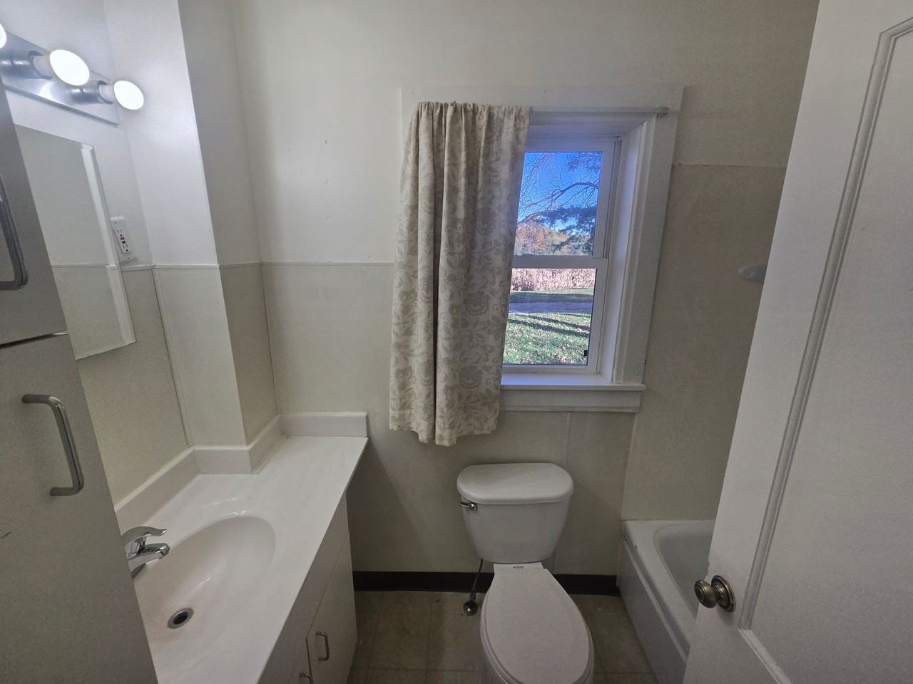 29205 7th St - Photo 6 of 11