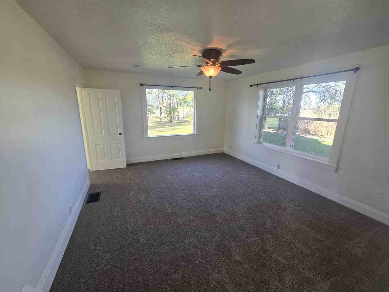 29205 7th St - Photo 7 of 11