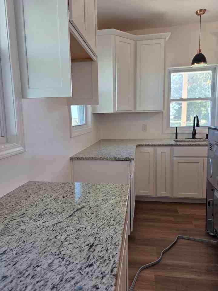 8100 Linwood Rd - Photo 6 of 33