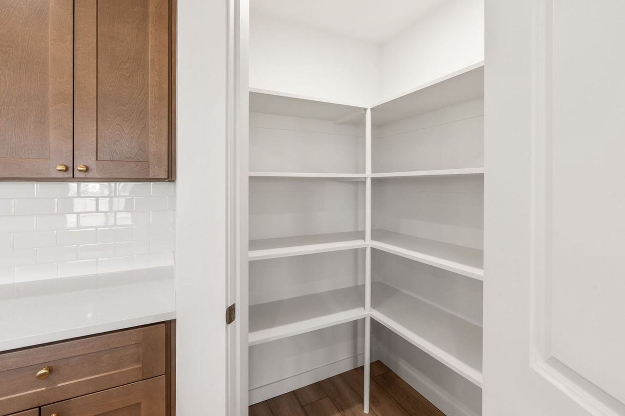 100 Cloudfield Cir - Photo 3 of 40