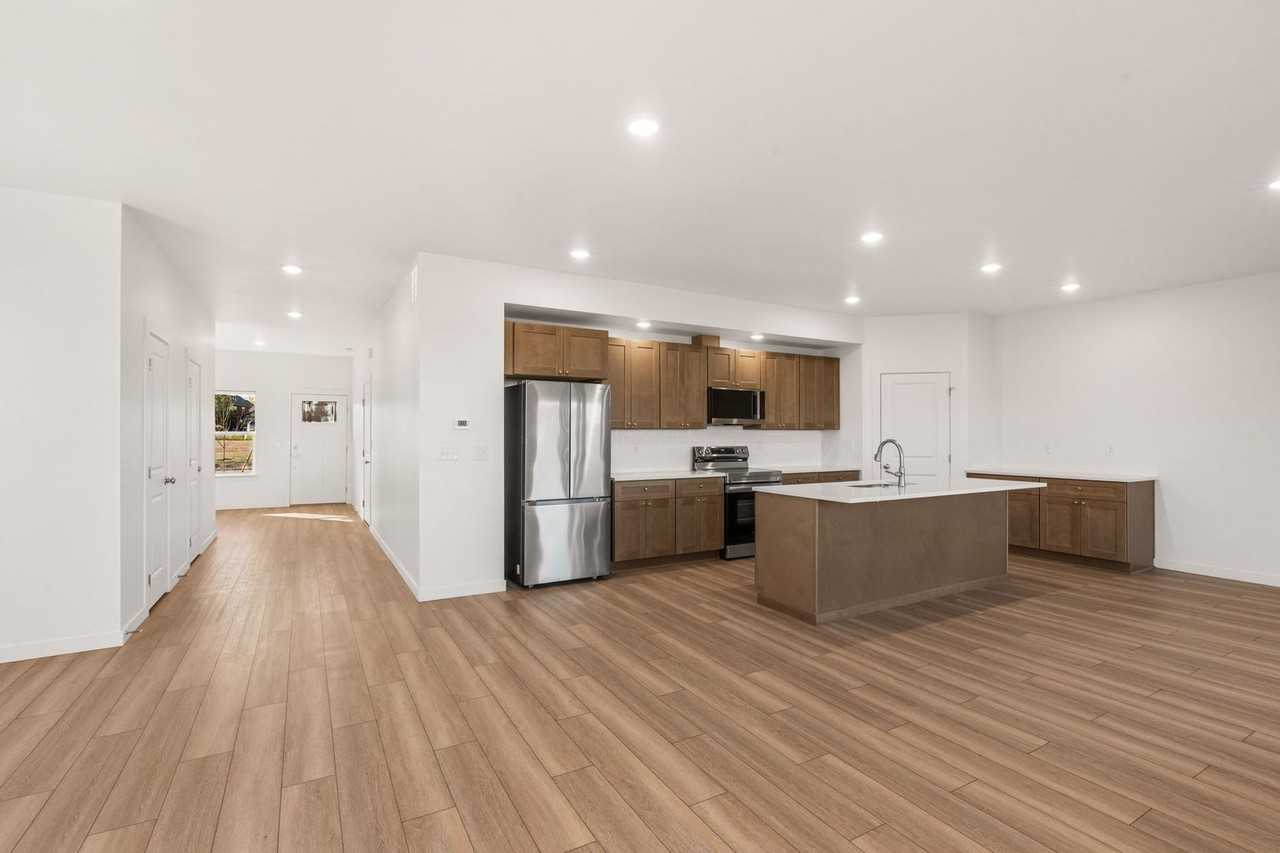 100 Cloudfield Cir - Photo 4 of 40