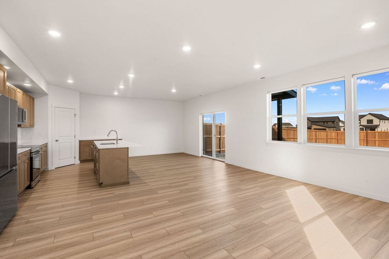 100 Cloudfield Cir - Photo 5 of 40