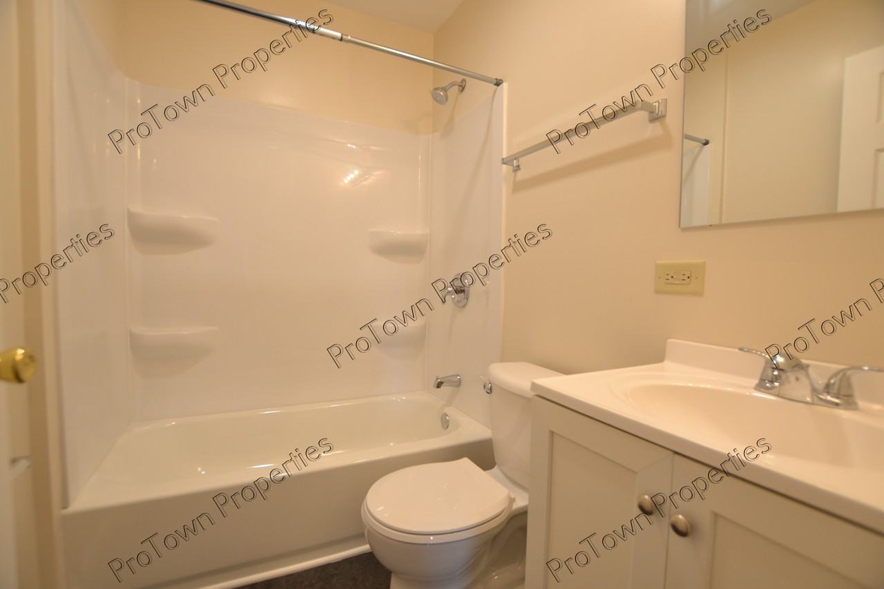 11 East Zarley Boulevard - Photo 6 of 8