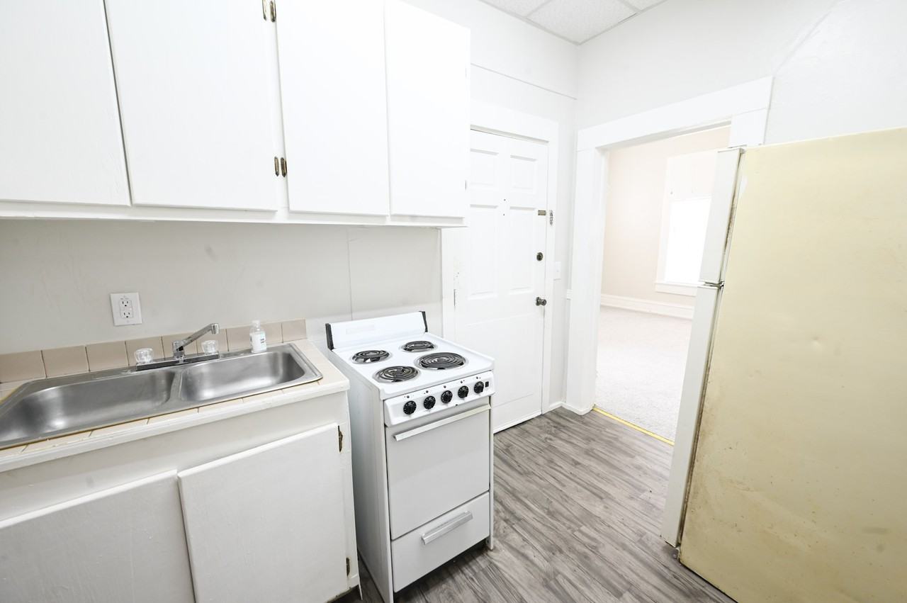 1504 Gilmore Street A - 1 #1 - Photo 2 of 9
