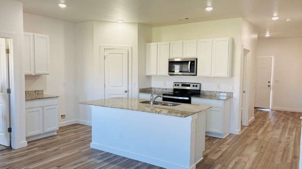 304 E Seville St - Photo 4 of 18
