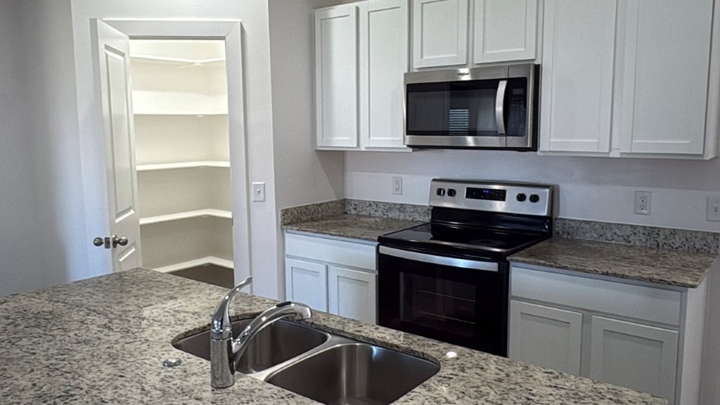 304 E Seville St - Photo 6 of 18