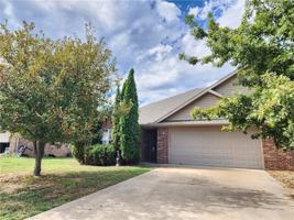 featured image of 302 Foxglove St