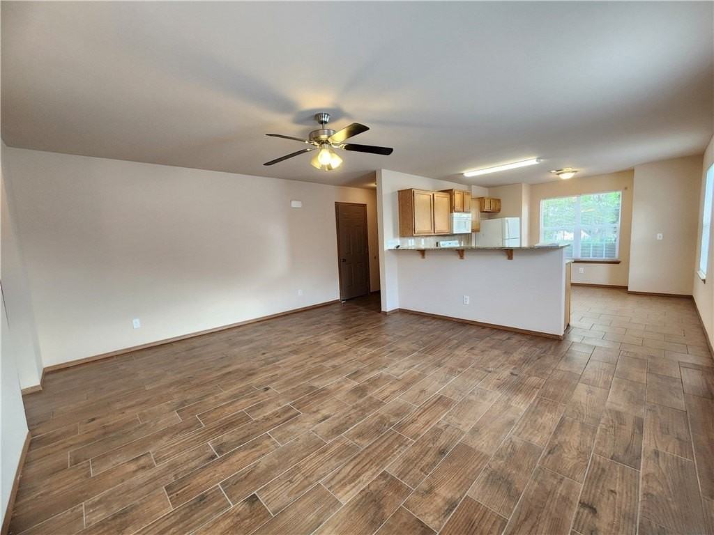 302 Foxglove St - Photo 5 of 31