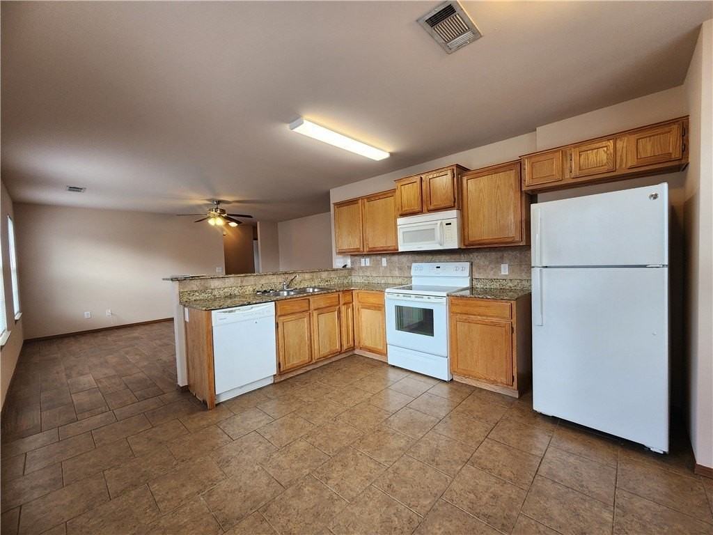 302 Foxglove St - Photo 6 of 31