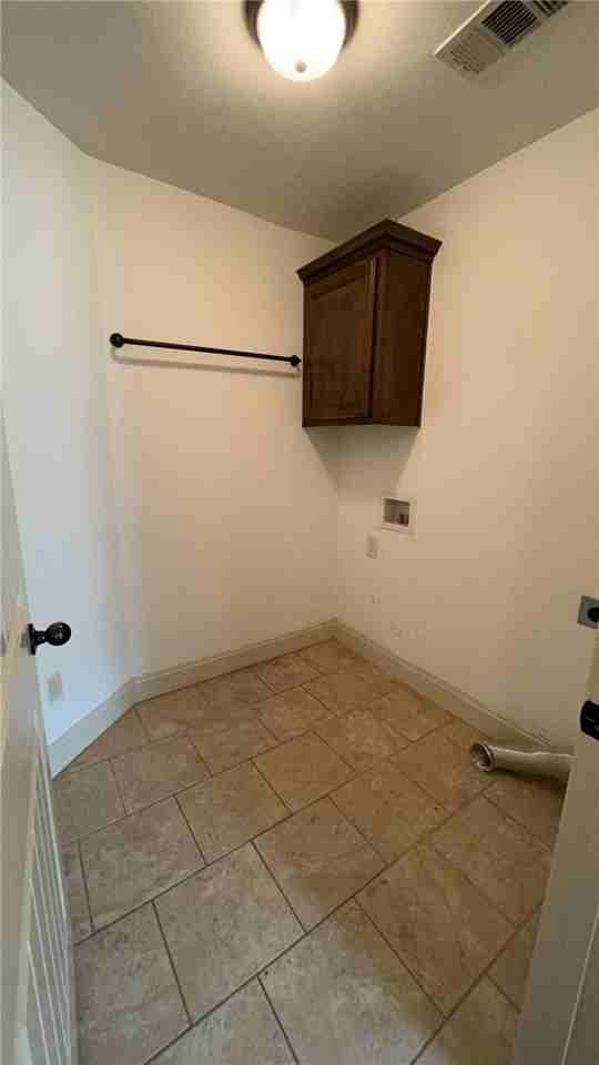 2401 S 11th Pl - Photo 4 of 15