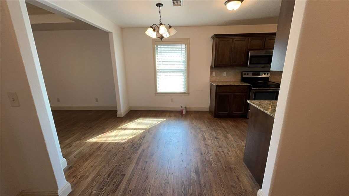 2401 S 11th Pl - Photo 6 of 15