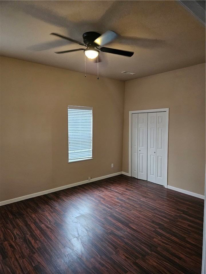2846 S School Ave - Photo 3 of 16