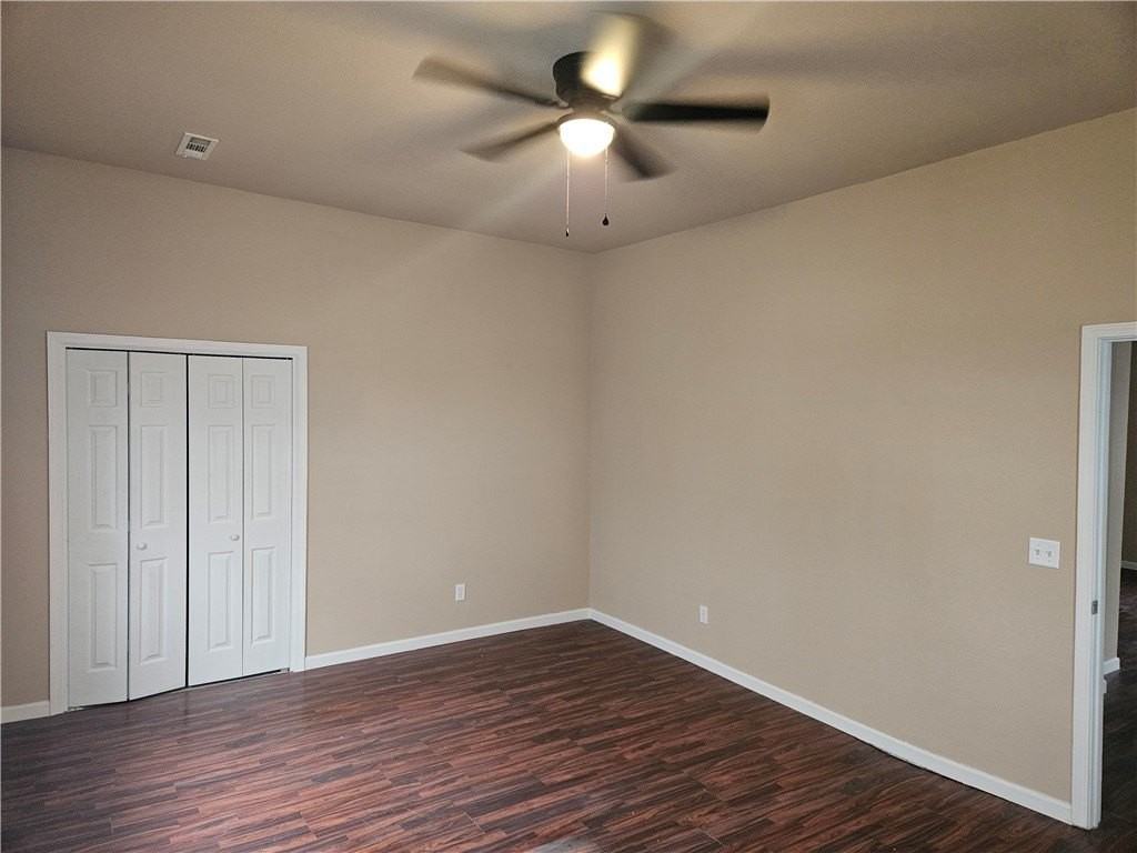 2846 S School Ave - Photo 4 of 16