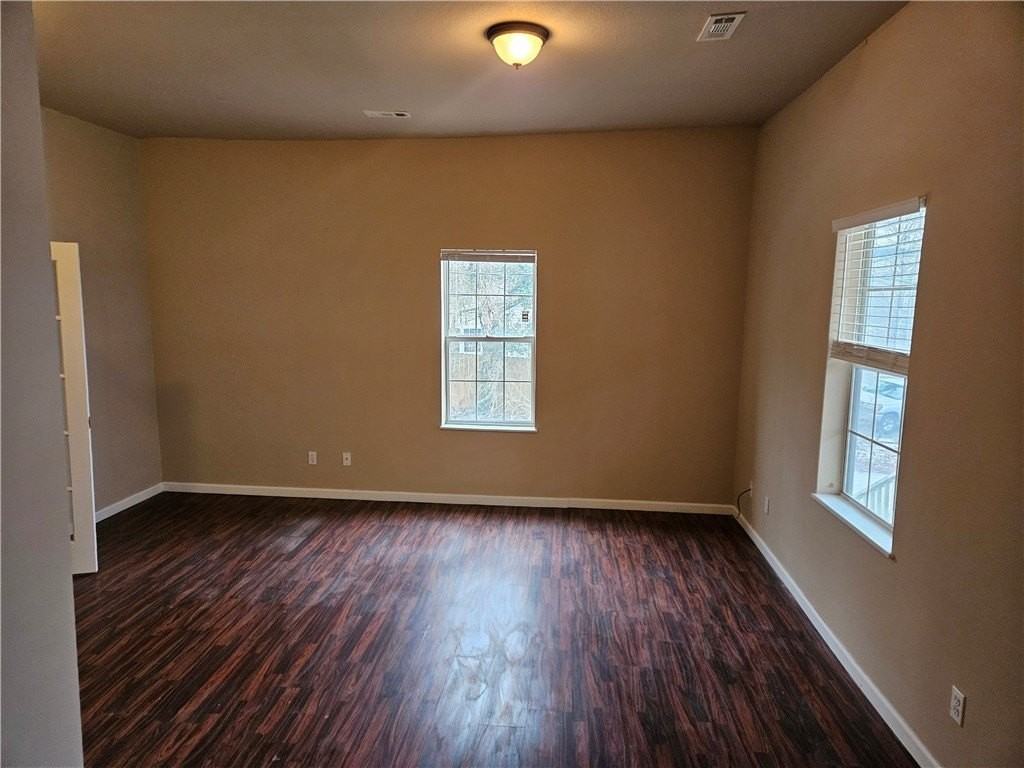 2846 S School Ave - Photo 5 of 16