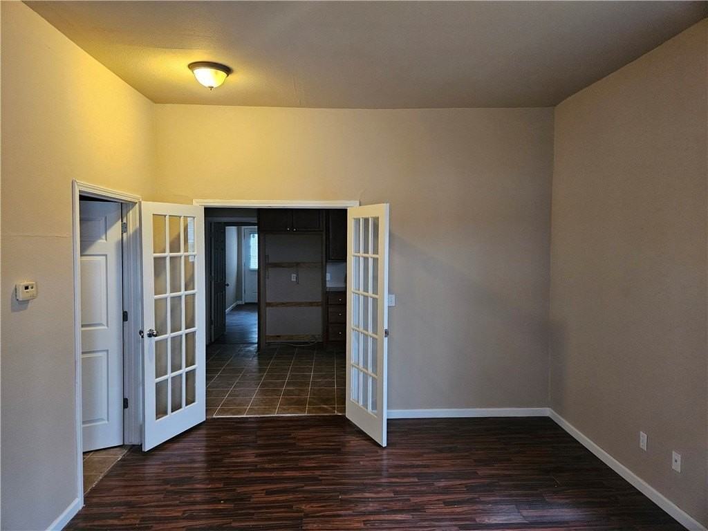 2846 S School Ave - Photo 6 of 16