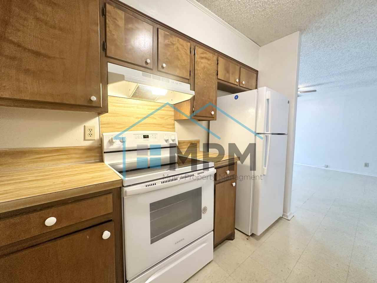 50 Colonial Dr #B - Photo 3 of 11