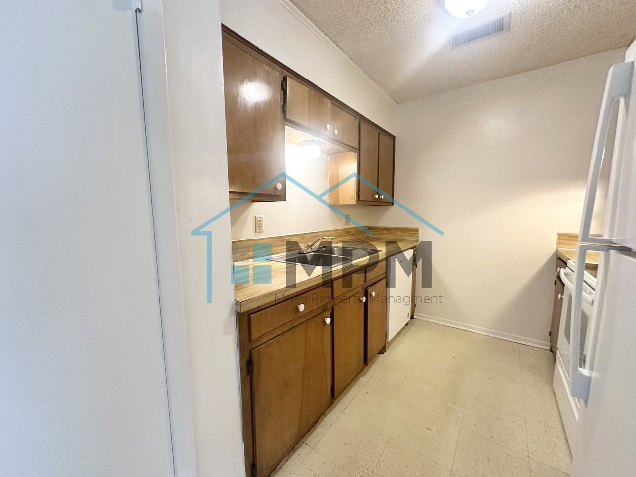 50 Colonial Dr #B - Photo 4 of 11