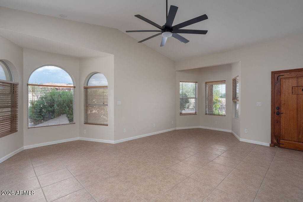 2914 N Hawes Rd - Photo 7 of 36
