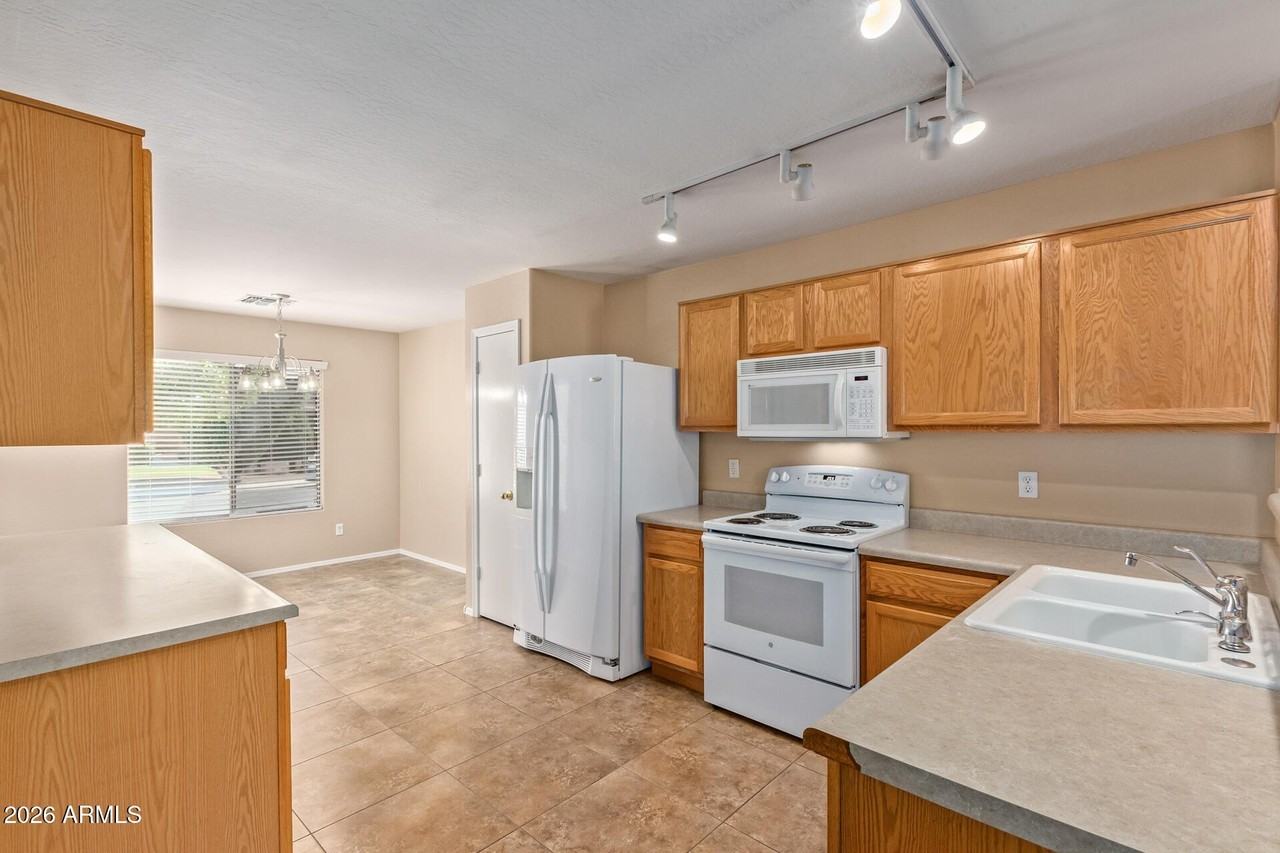 16222 W Boca Raton Rd - Photo 7 of 21