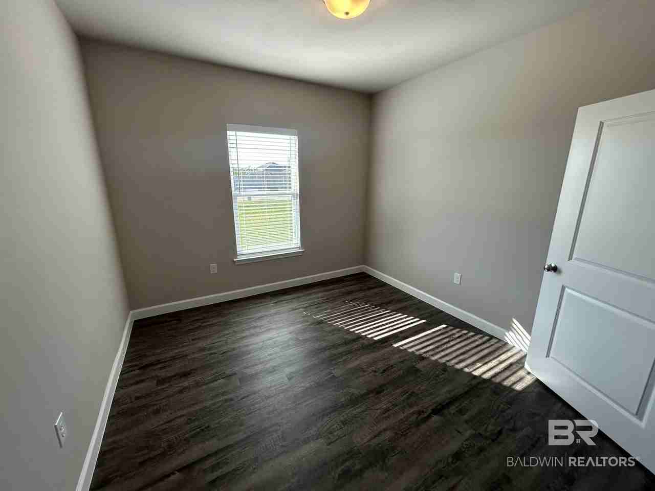 8808 Lockridge Rd - Photo 4 of 9