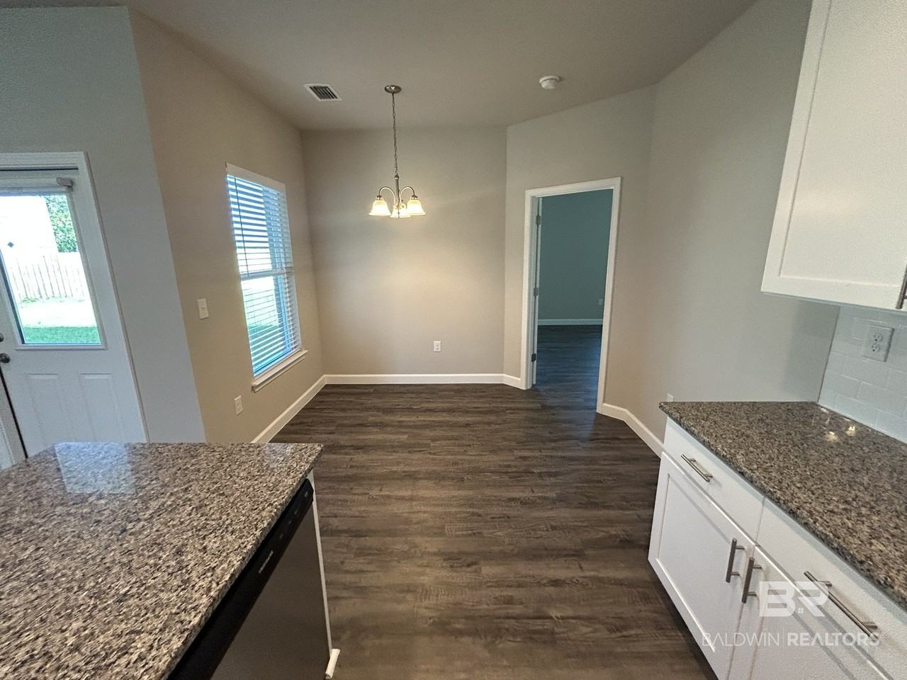 8808 Lockridge Rd - Photo 7 of 9