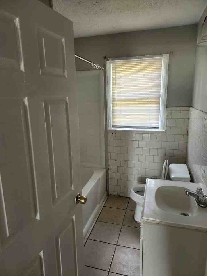 210 Cox Dr #1 - Photo 4 of 14