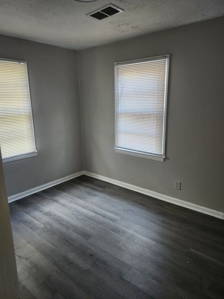 210 Cox Dr #1 - Photo 5 of 14