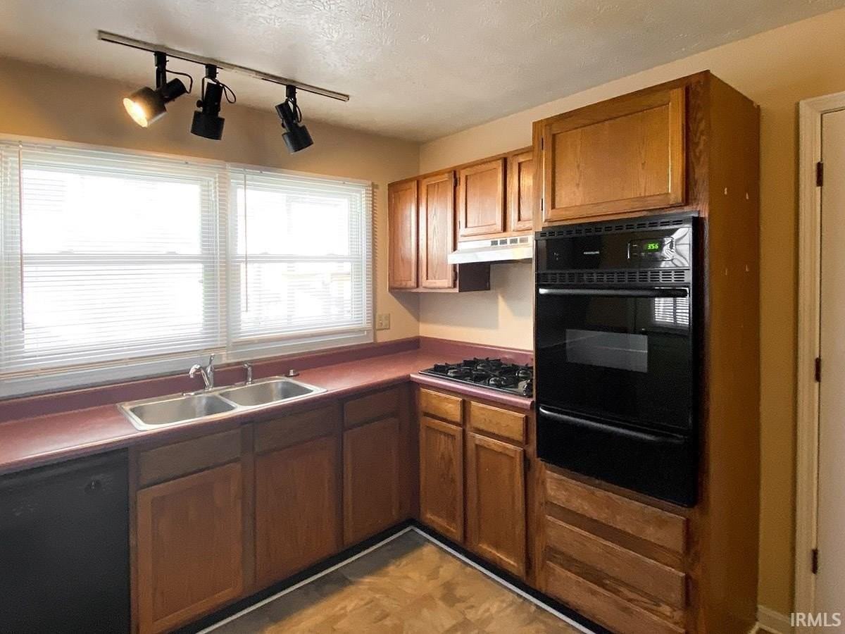 1416 S Palmer Ave - Photo 5 of 33