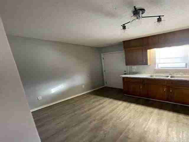 77 Liberty Ln Apt B - Photo 5 of 10