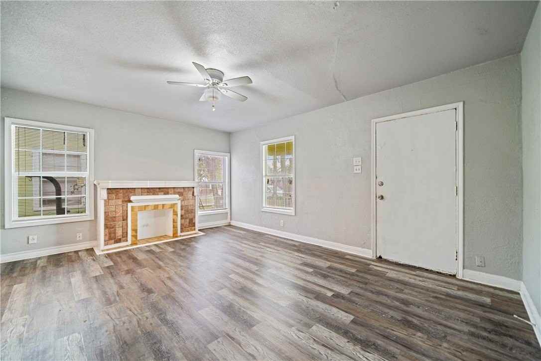133 E Vanderbilt Dr - Photo 4 of 19
