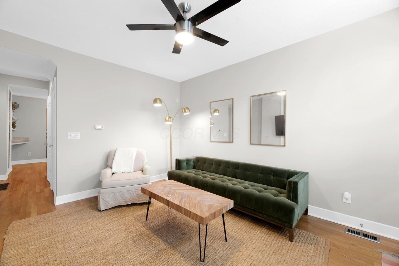 1103 Mount Pleasant Avenue - Photo 3 of 32