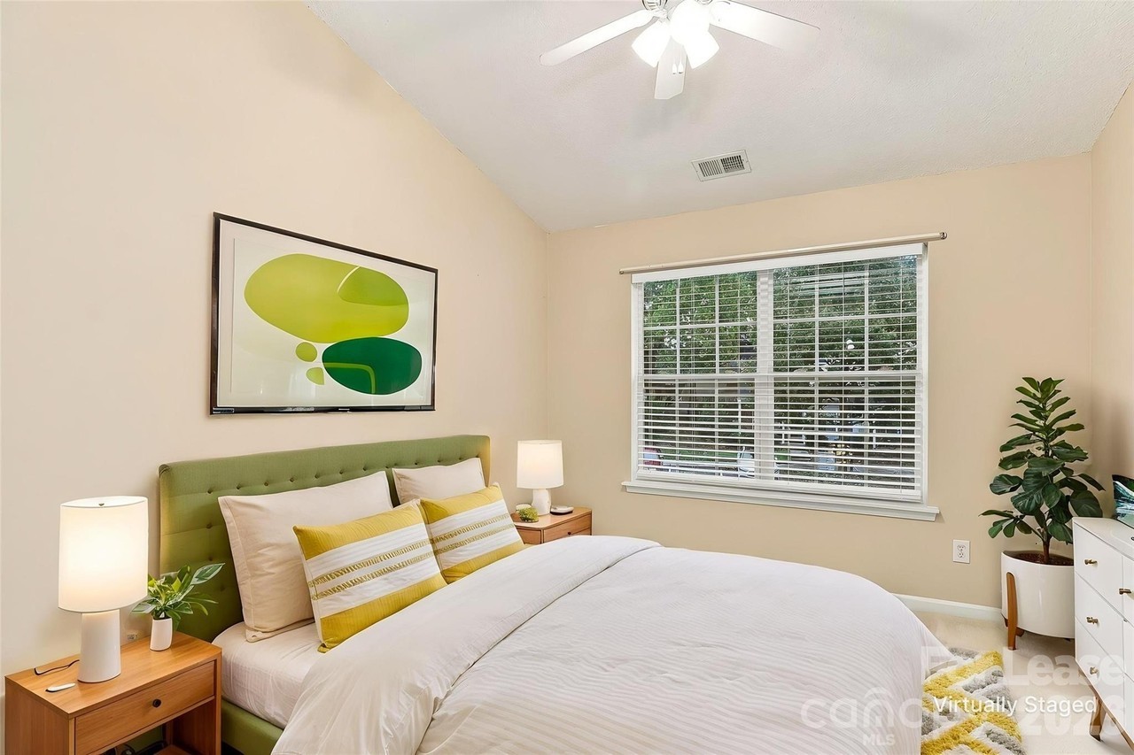 15021 Deshler Ct - Photo 6 of 36