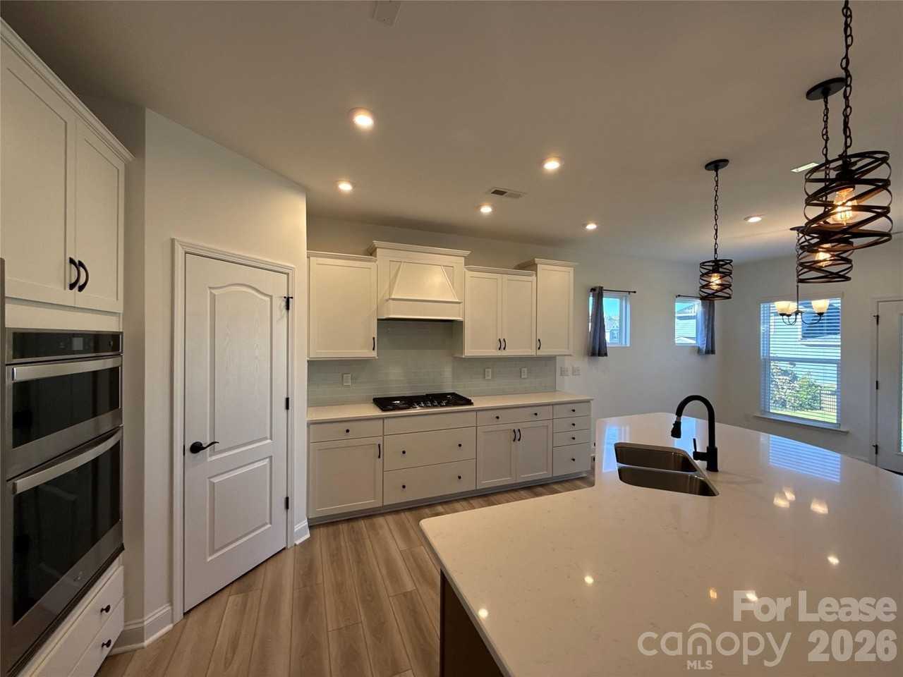 709 Hinterland Ln - Photo 7 of 22