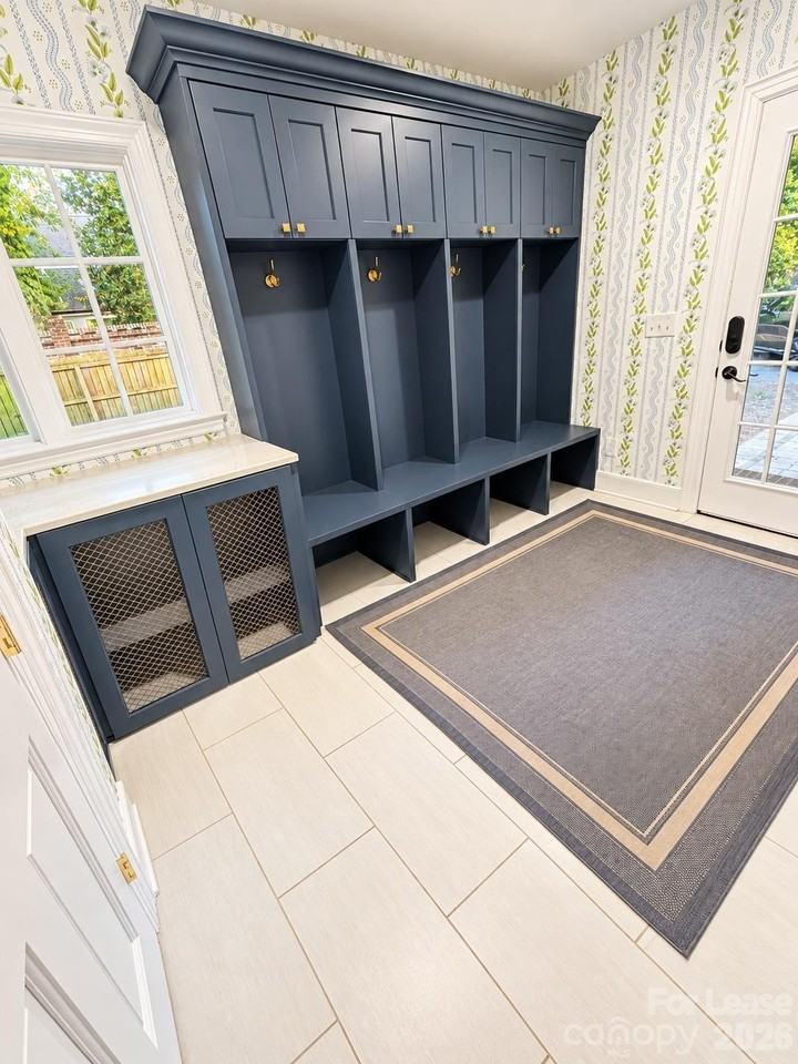 1524 S Wendover Rd - Photo 5 of 22