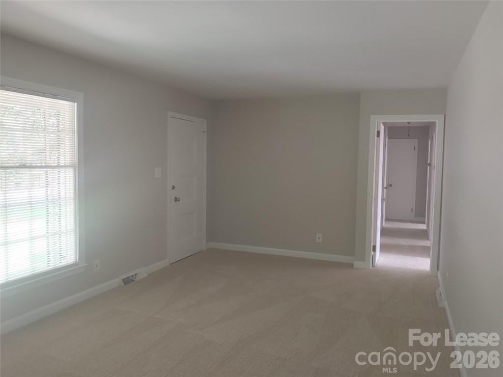 4512 Crestmont Dr - Photo 5 of 11