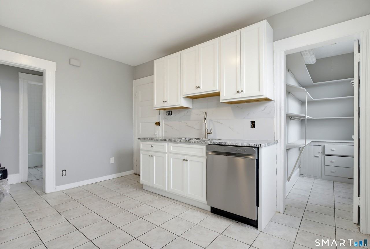 54 Hillside Ave - Photo 5 of 30