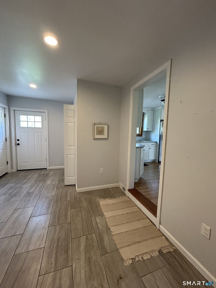 281 Abbe Rd - Photo 3 of 33