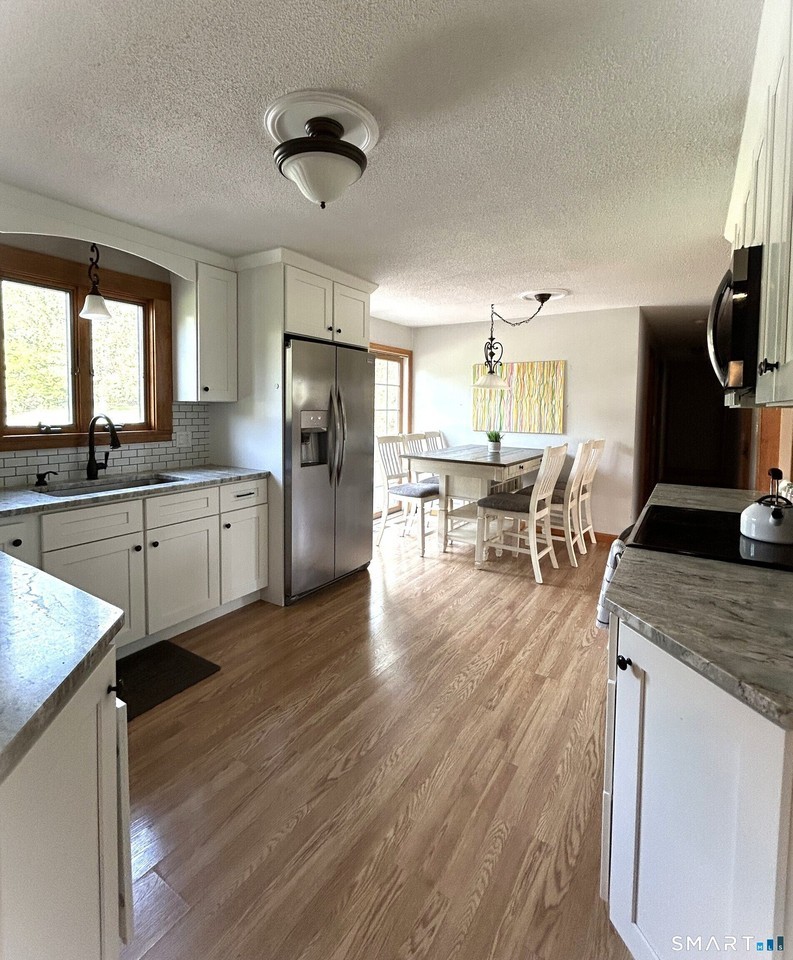 281 Abbe Rd - Photo 6 of 33