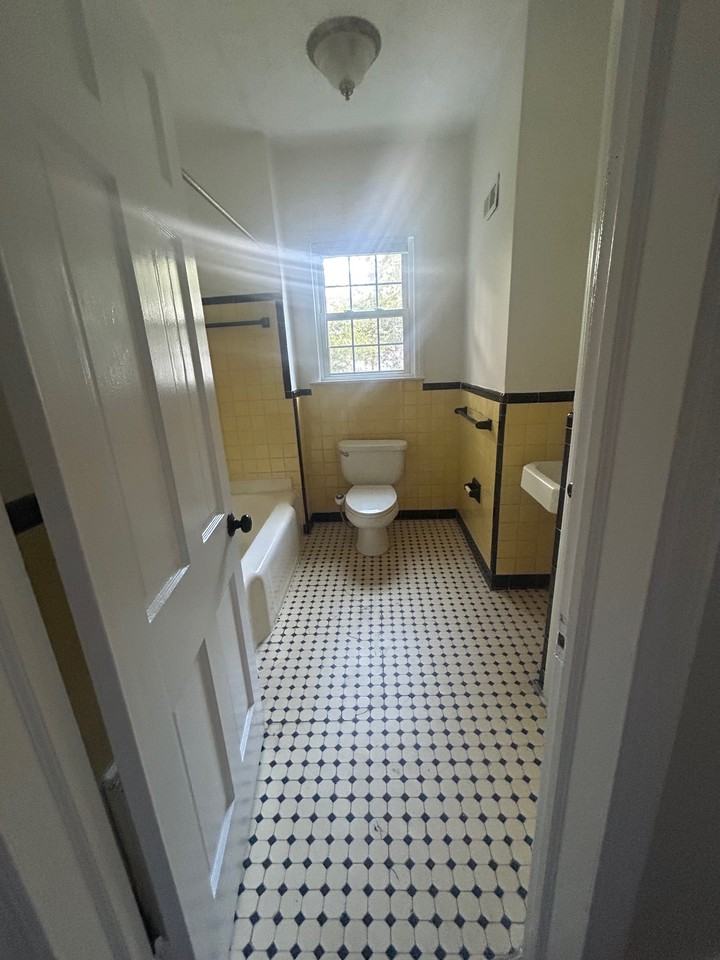 1404 8th Ave #2 - Photo 6 of 11