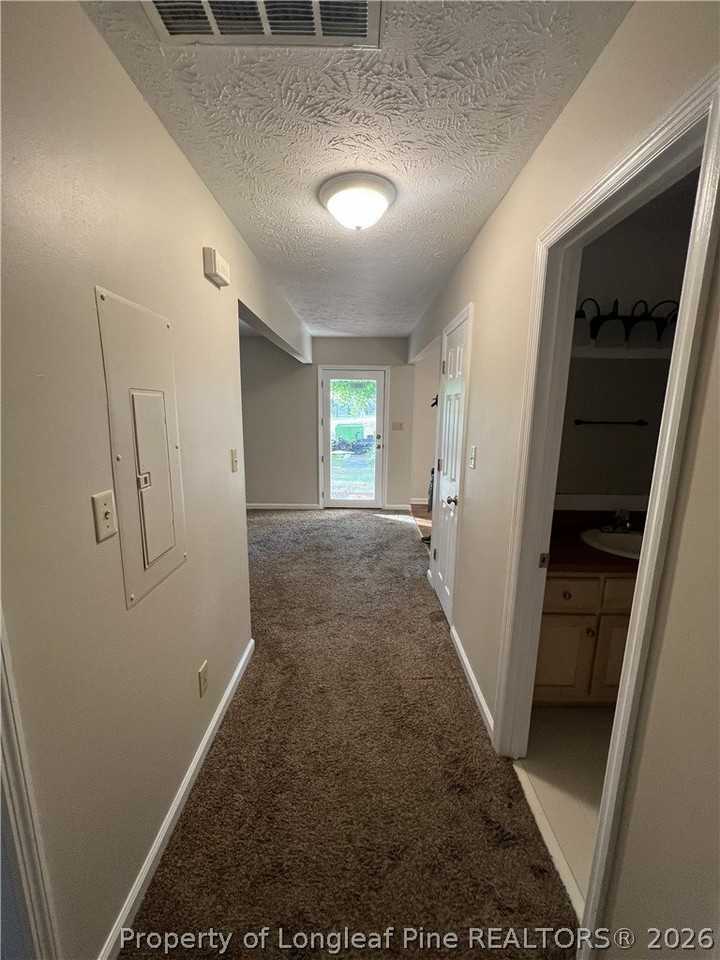 100 Twin Acres Dr Apt B - Photo 2 of 7
