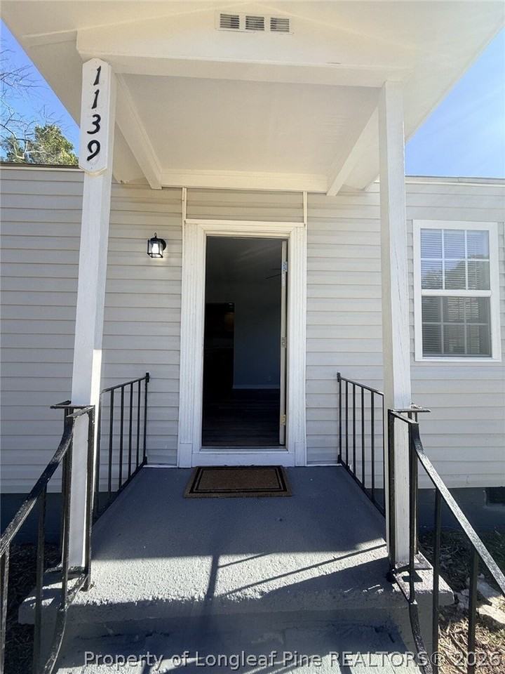 1139 Charmain St - Photo 2 of 15