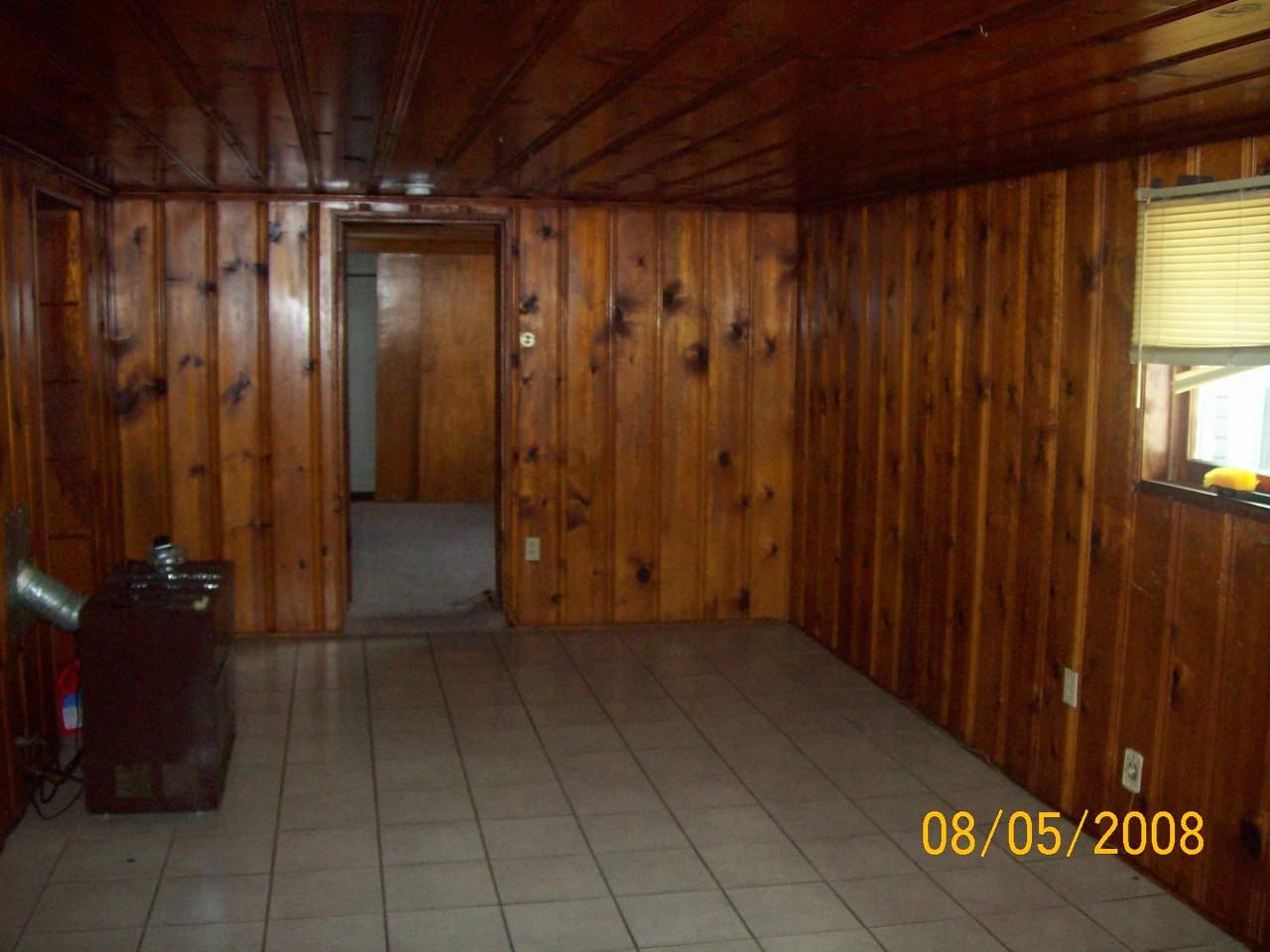 525 S Newton Ave #1 - Photo 2 of 7