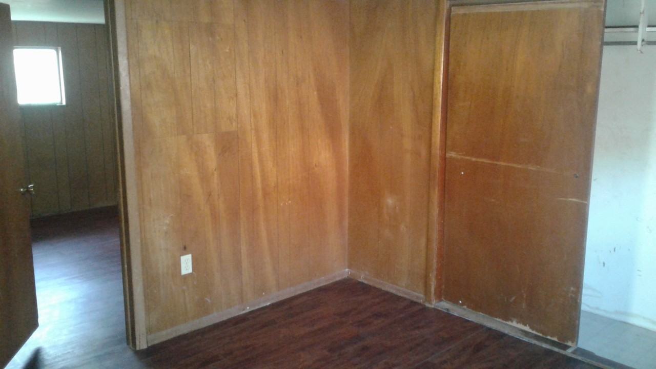 525 S Newton Ave #1 - Photo 3 of 7