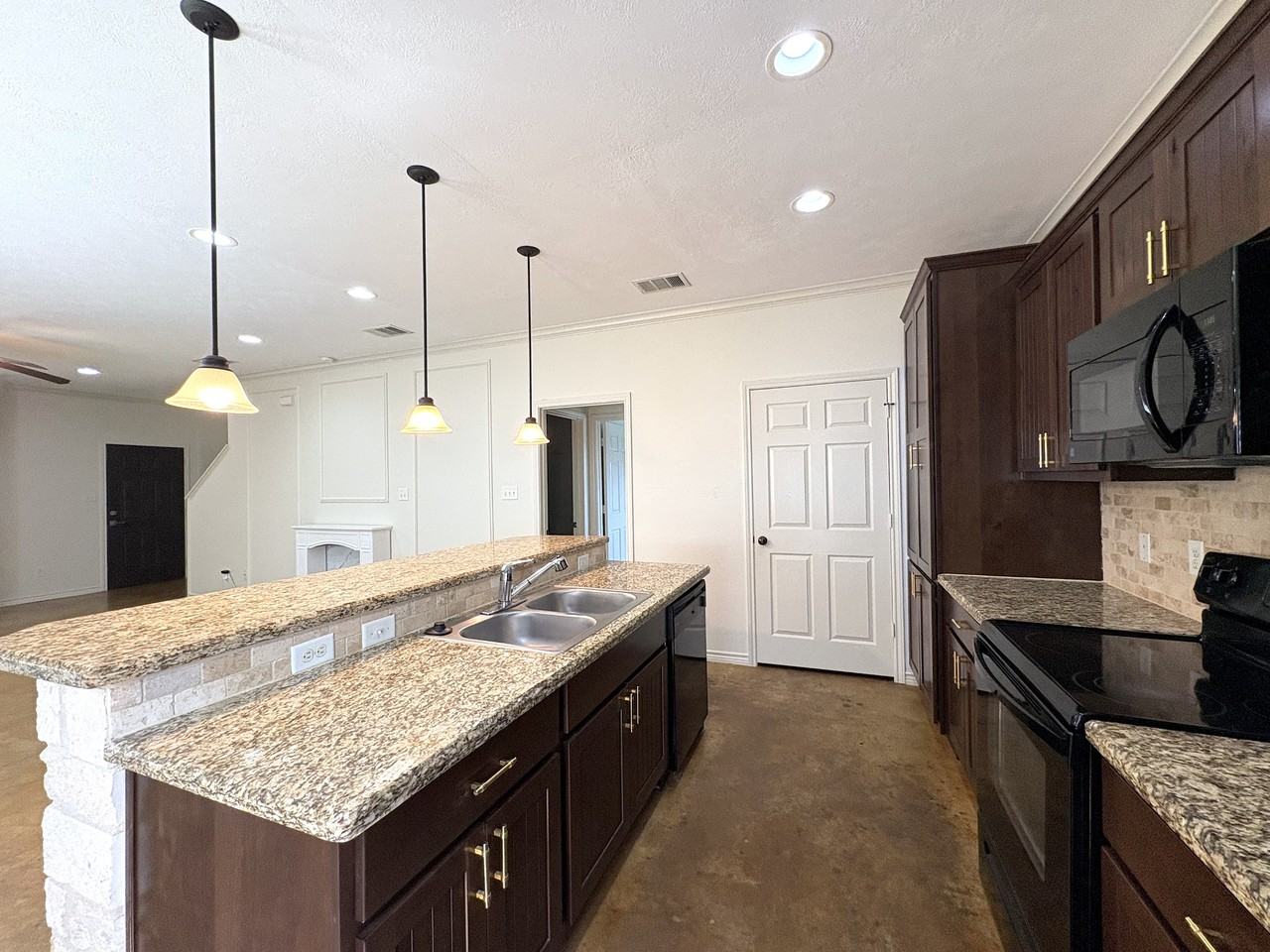 3353 Keefer Loop #1 - Photo 5 of 18