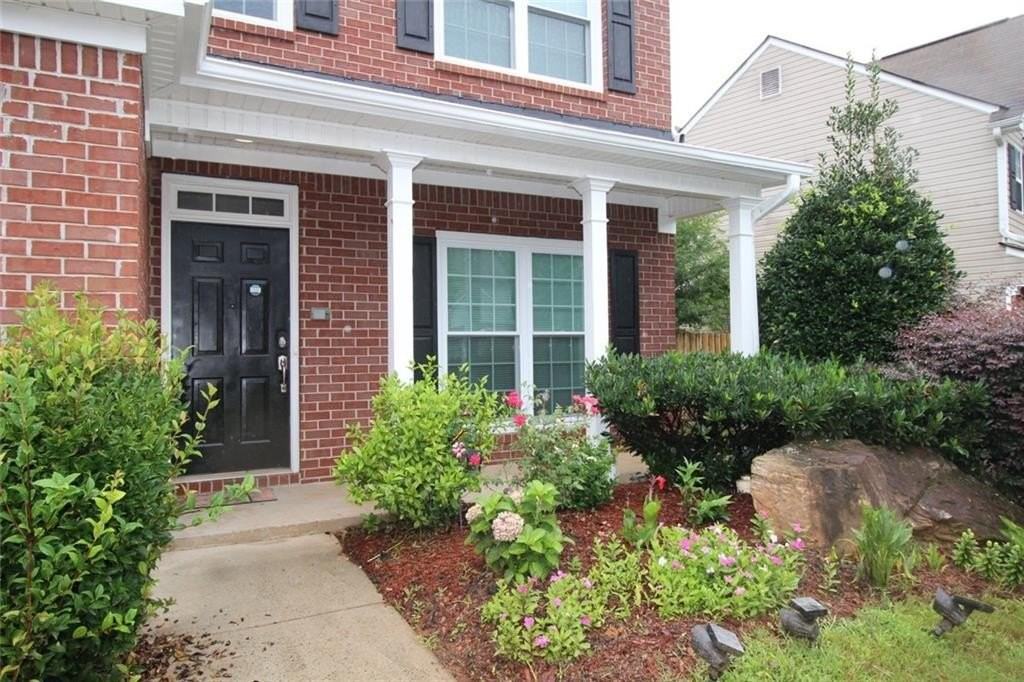 620 Clairidge Ln - Photo 2 of 33