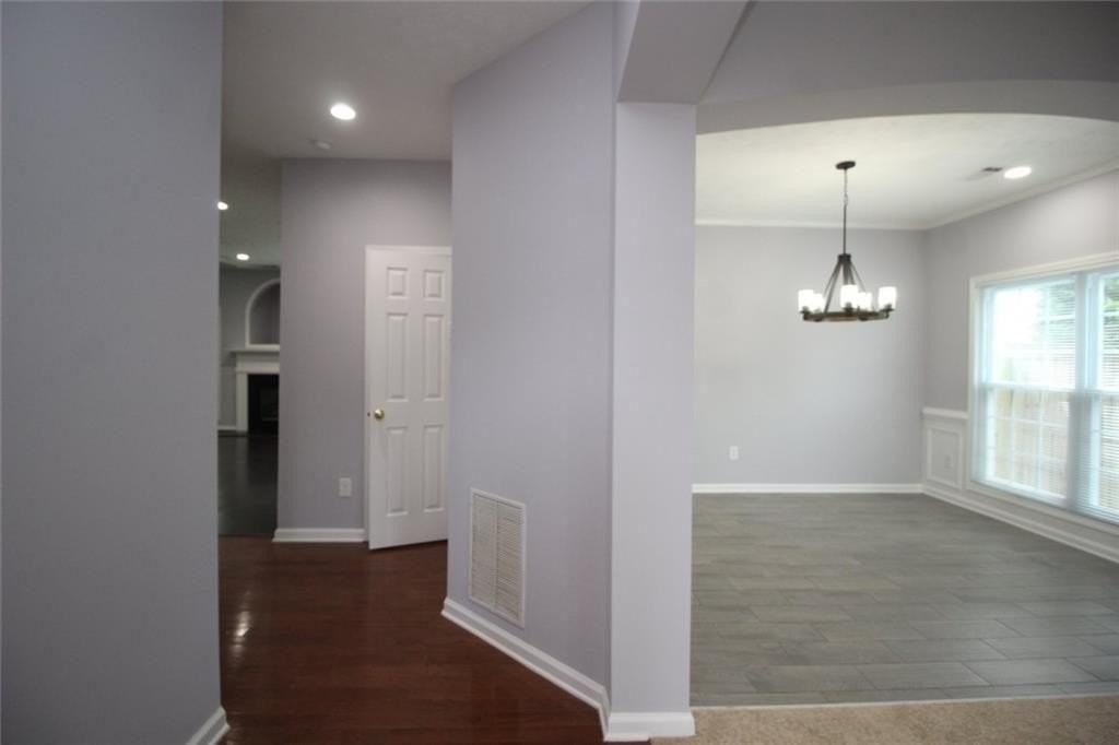620 Clairidge Ln - Photo 4 of 33