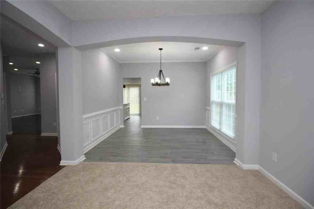 620 Clairidge Ln - Photo 7 of 33