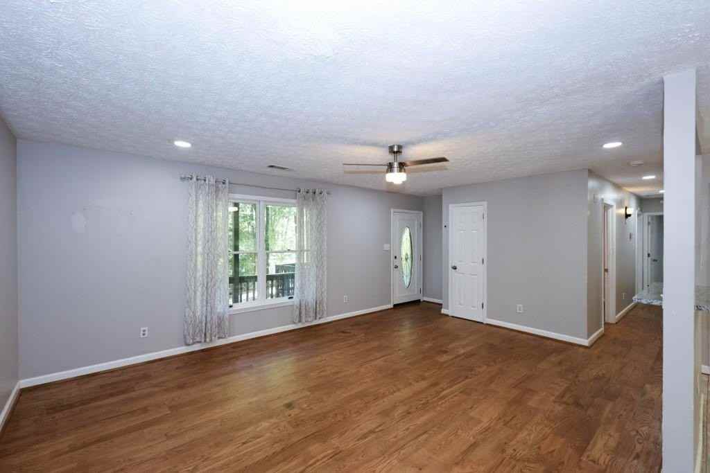 4944 Shiloh Dr - Photo 5 of 39
