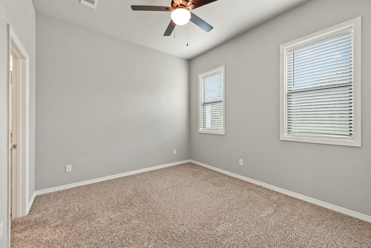 4011 Oaklawn St #1 - Photo 7 of 18