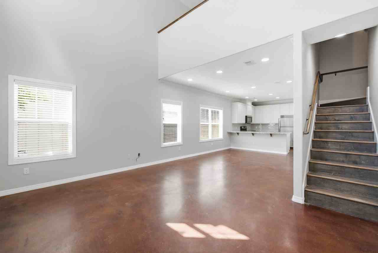 515 Olive St #1 - Photo 3 of 21